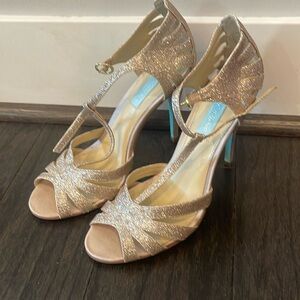 Betsy Johnson Gold Sparkle Heels Size 8.5